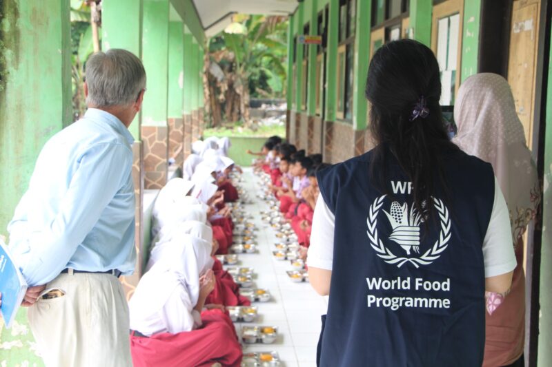 WFP memastikan bahwa masyarakat yang rentan menerima dukungan nutrisi, kesehatan, dan pendidikan yang mereka butuhkan-meletakkan fondasi untuk pertumbuhan ekonomi jangka panjang. © WFP Indonesia. 