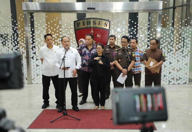 Kejaksaan Agung (Kejagung) mengumumkan delapan tersangka baru pengusutan korupsi pemberian fasilitas kredit bank pemerintah kepada PT Sritex, Jakarta (22/7/2025). (Foto : NOA.co.id/HO-Puspenkum Kejagung RI).