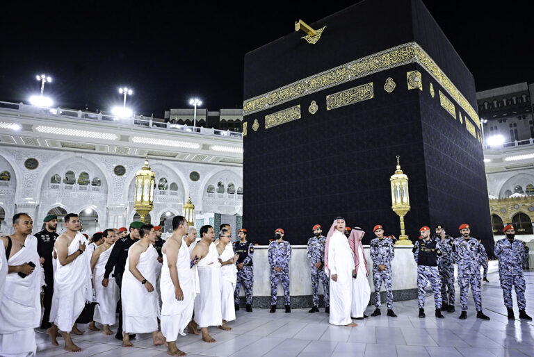 Presiden Prabowo Subianto melaksanakan ibadah Umrah di Kota Suci Makkah, Kamis (3/7/2025). (Foto: NOA.co.id/HO- BPMI Setpres).