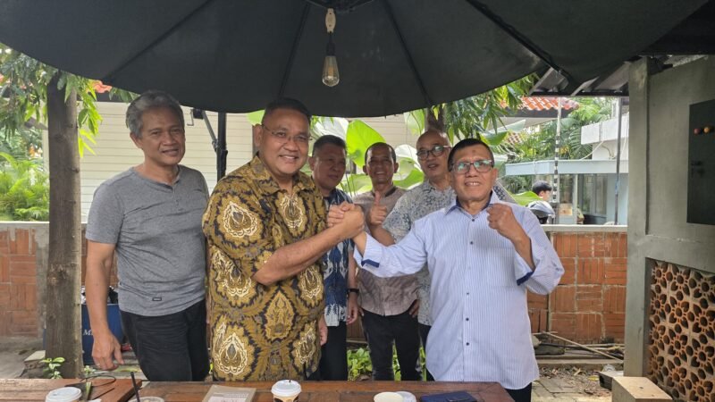 Jelang Kongres Persatuan PWI, Teguh dan Hendry Saksikan Peluncuran Buku Kakek Prabowo. Foto: Ist
