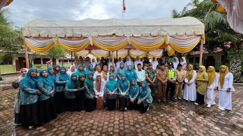 TP PKK Aceh Barat dan Dinas Kesehatan Gelar Cek Kesehatan Gratis untuk Remaja. Foto: Ist