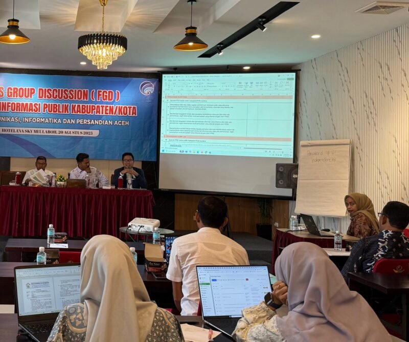 Dinas Komunikasi, Informatika dan Persandian (Diskominsa) Aceh menggelar Focus Group Discussion (FGD) tentang integrasi informasi publik kabupaten/kota se-Aceh di Eva Sky Hotel Meulaboh, Rabu (20/8/2025). Foto: Dok. Diskominsa Aceh Barat