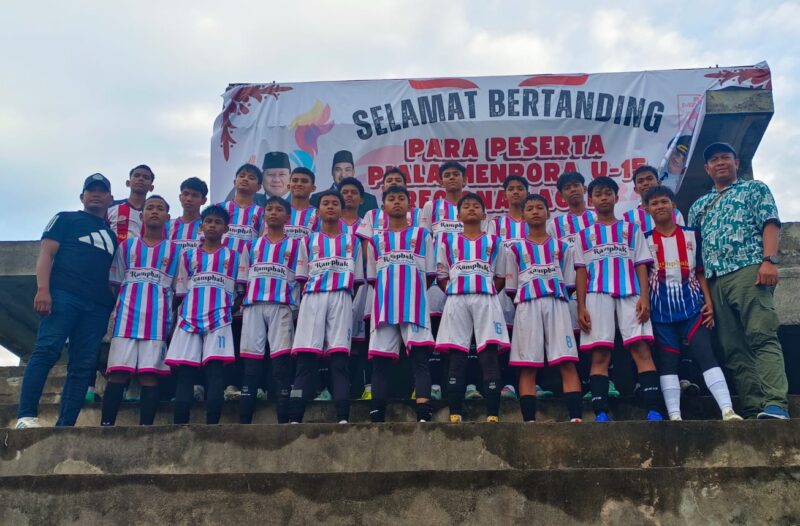 Tim sepak bola Piala Menpora MAN I Pidie foto bersama di Aceh Tamiang, Jumat (22/8/2025) (Foto.IST.NOA.co.id)