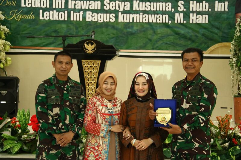 Dansatgas Yonif 112/DJ Hadiri Acara Lepas Sambut Dandim 1714/Puncak Jaya. Foto: Ist