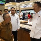 Dirreskrimsus Polda Aceh Imbau Pedagang Jual Beras Sesuai HET. Foto: Ist