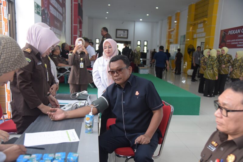 Peringati Hari Lahir Kejaksaan, Kejaksaan Tinggi Aceh Gelar Donor Darah. Foto: Dok. Humas Kejati Aceh.