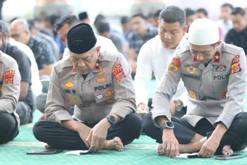 Polda Aceh Gelar Yasinan Berjemaah, Perdana Diikuti Secara Virtual oleh Seluruh Jajaran. Foto: Bidhumas Polda Aceh