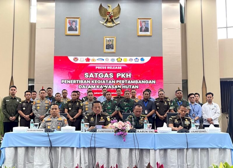 Satgas PKH saat jumpa pers di Gedung Bundar Kejaksaan Agung, Jakarta Selatan, Kamis (28/8/2025). (Foto : NOA.co.id/HO-Puspenkum Kejagung RI).
