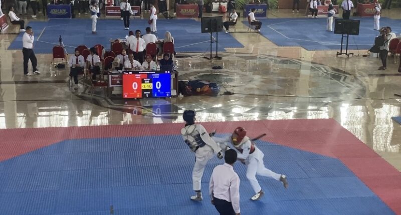 Para atlet sedang bertarung memperebutkan mendali emas, Minggu(03/08/2025). Foto:Dok. Aininadhirah/Noa.co.id