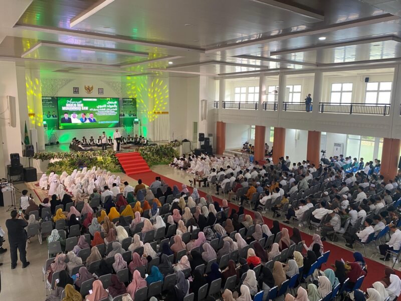 Kegiatan memperingati hari maulid Nabi Muhammad SAW di Gedung Auditorium Ali Hasyimy, Selasa (02/09/2025). Foto:Dok. Aininadhirah/Noa.co.id