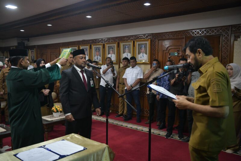 RUPSLB Tetapkan Fadhil Ilyas Sebagai Dirut Bank Aceh Syariah. Foto: Dok. Humas Bank Aceh