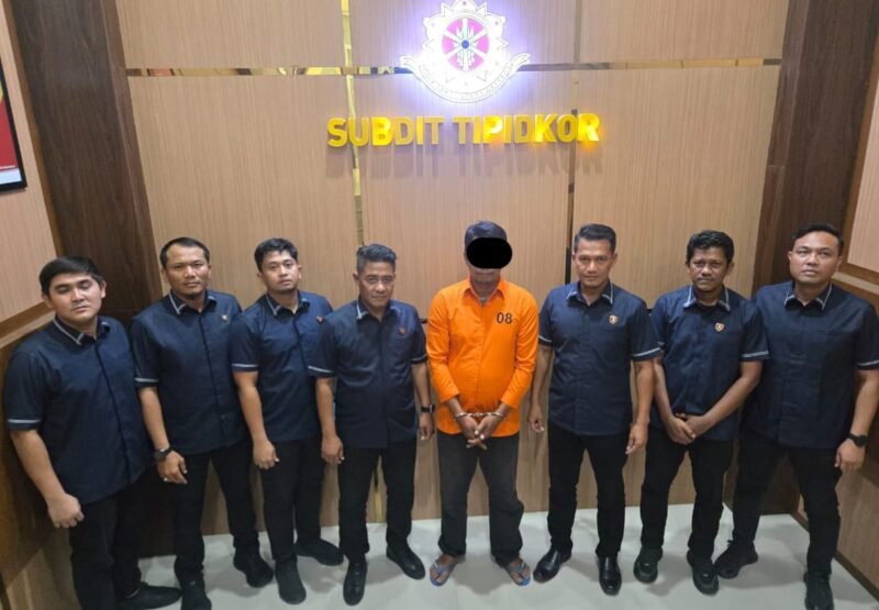 Polda Aceh Tahan Mantan Kepala Kantor Pos Cabang Pembantu Rimo. Foto: Dok. Bidhumas Polda Aceh