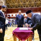 Gubernur Aceh, Muzakir Manaf, memimpin Pengambilan Sumpah dan Pelantikan Pejabat Pimpinan Tinggi Pratama, Pejabat Administrator, serta Pejabat Pengawas di lingkungan Pemerintah Aceh, sekaligus melantik Deputi BPKS, di Anjong Mon Mata, Banda Aceh, Jumat (10/10/2025). Foto: Dok. Biro Prokopim Setda Aceh