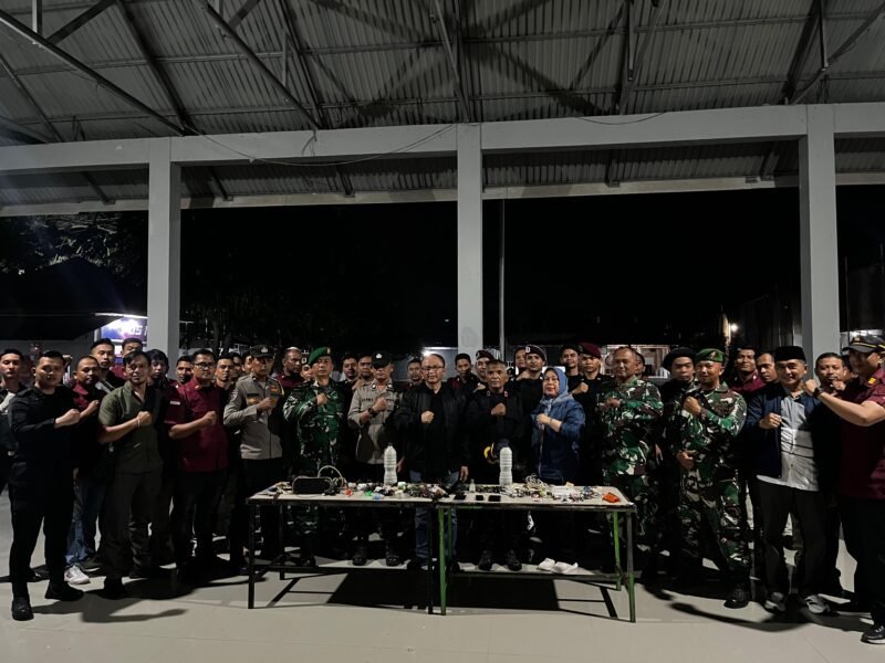 Kanwil Ditjenpas Aceh Bersama TNI dan Polri Razia Bersama Di Rumah Tahanan Negara Kelas IIB Banda Aceh, Jumat Malam (10/10/2025). (Farid Ismullah/NOA.co.id).