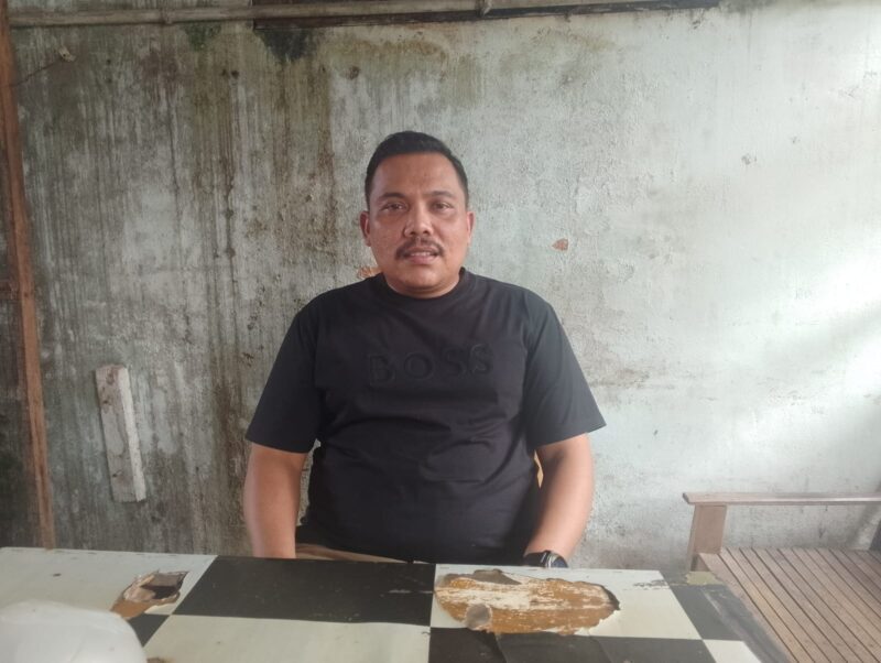 Warga Gampong Palak Hulu, Susoh, Rudi At-Taubah. Foto. Dok. Teukunizar/NOA.co.id