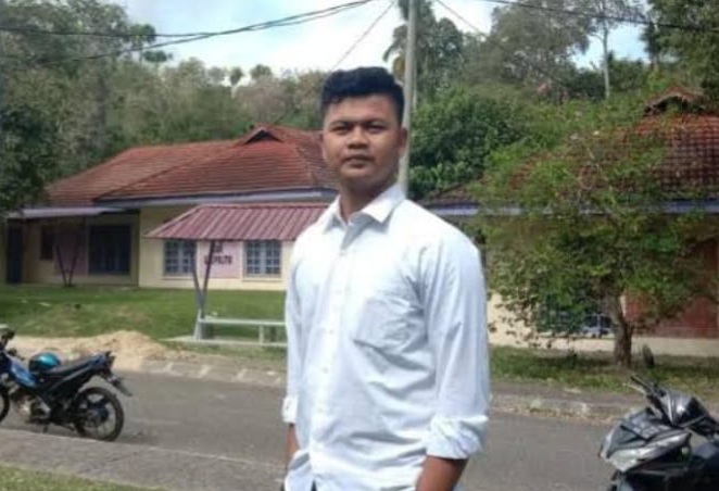 Surya Padli salah seorang Anak nelayan desa Teluk ambun sekaligus Ketua LMND (Liga mahasiswa nasional untuk Demograsi) eksekutif kabupaten Aceh Singkil. (Foto : Dok.Pribadi).
