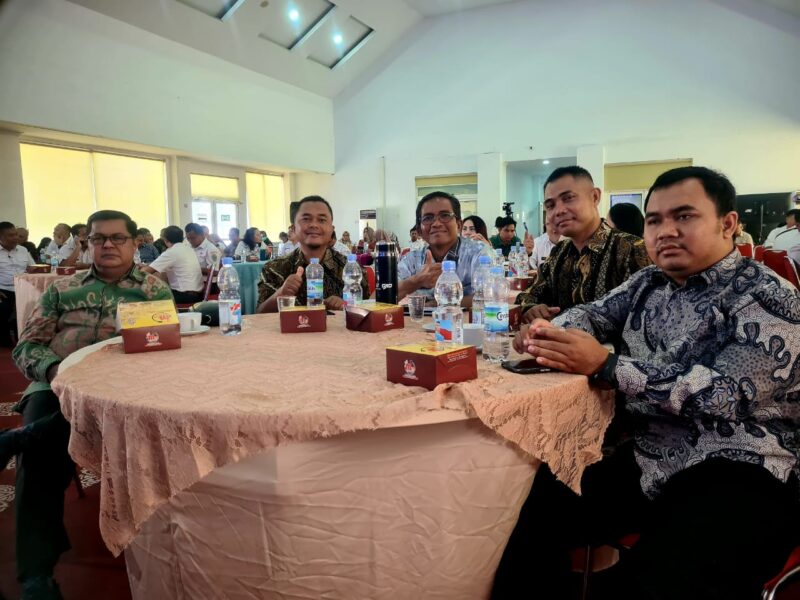 Kepala Dinas Komunikasi, Informatika dan Persandian Aceh, Dr. Edi Yandra, saat menyampaikan apresiasi atas penyelenggaraan kegiatan yang mengangkat tema strategi komunikasi di era digital tersebut. Foto: Dok. Diskominsa Aceh Barat