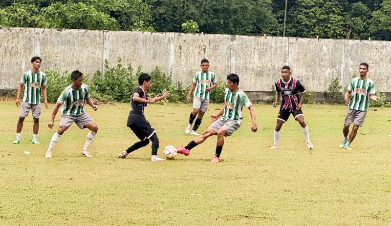 Pemain PSST saat latihan di lapangan Merdeka Simpang Tiga, Kabupaten Pidie, beberapa waktu yang kalau, (Foto.Amir Sagita.NOA.co.id).