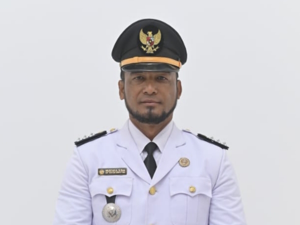 Camat Muara Tiga, Mustafa,S.Sos