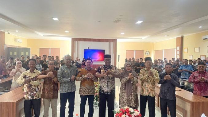 Pemerintah Kota Banda Aceh melalui Dinas Kesehatan menggelar kegiatan Sosialisasi Sanitasi Aman di Balai Keurukon, Kamis (30/10/2025). Foto: Dok. Dinas Kesehatan Kota Banda Aceh