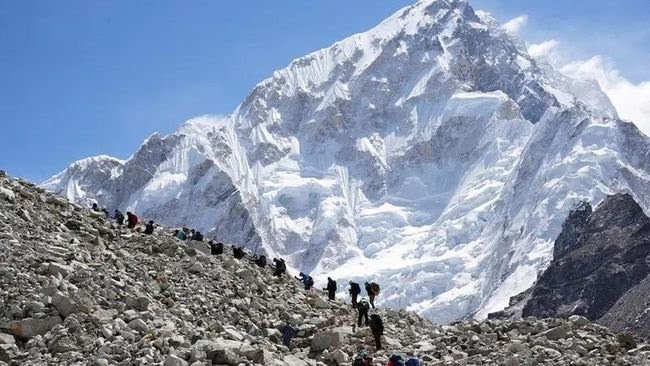Pendakian di Gunung Everest (dok. Reuters)