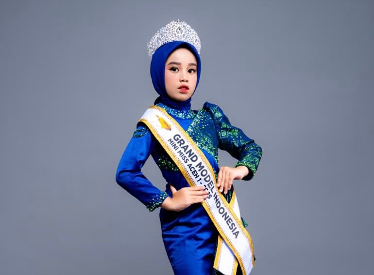 Sumayyah Putri Nurhadi dinobatkan sebagai Winner Mini Miss Grand Model Aceh 2025 di Banda Aceh. Foto: Dok. Istimewa