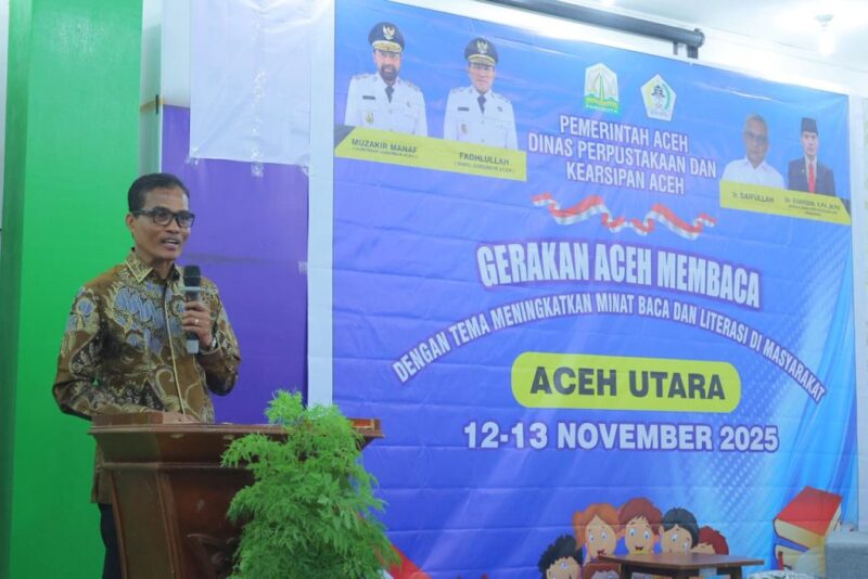 Kepala Dinas Perpustakaan dan Kearsipan Aceh, Dr. Syaridin, S.Pd., M.Pd., bersama Sekda Aceh Utara Dr. A. Murtala, M.Si., membuka kegiatan Gerakan Aceh Membaca di Kabupaten Aceh Utara. Foto: Dok. DPKA