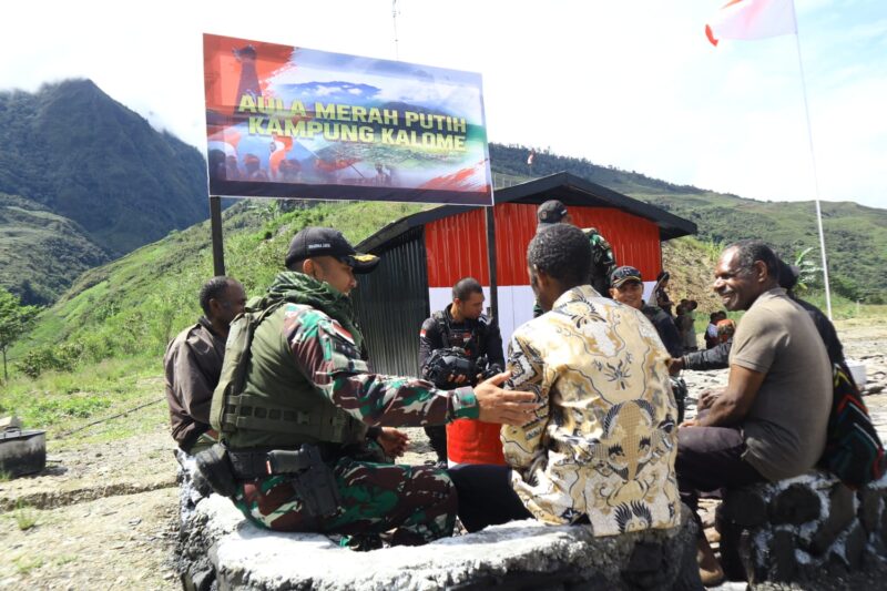 Peresmian Aula Merah Putih Serbaguna di Kampung Jigobak Distrik Tinggi Nambut Kabupaten Puncak Jaya Provinsi Papua Tengah, Rabu (5/11/2015). Foto: Dok. Istimewa