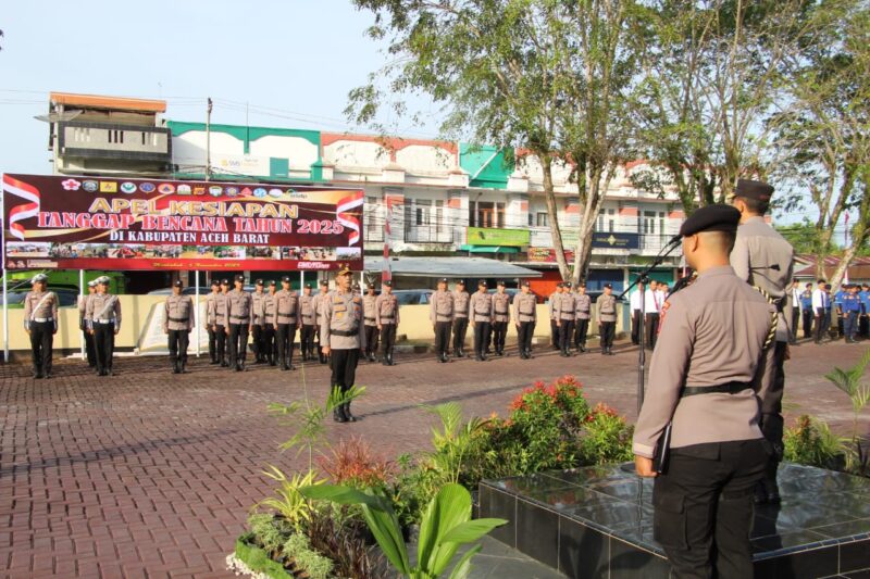 Kapolda Aceh, Irjen Pol. Drs. Marzuki Ali Basyah, memimpin Apel Kesiapan Tanggap Darurat Bencana Tahun 2025 di Mapolres Aceh Barat, Rabu (5/11/2025). Foto: Dok. Istimewa