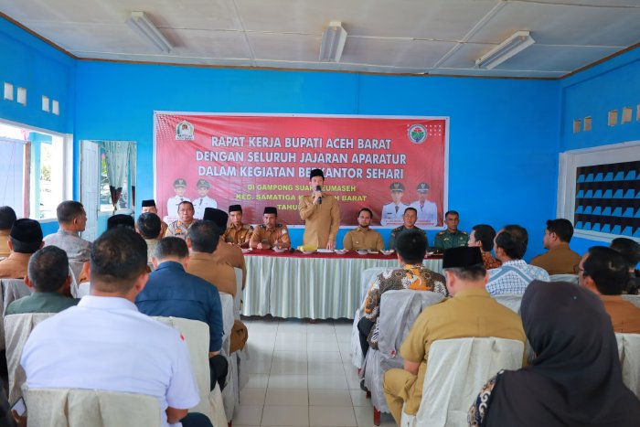 Rapat kerja terpadu Pemkab Aceh Barat digelar langsung di gampong guna mempercepat respons dampak banjir, Kamis (27/11/2025). Foto Dok. Pemkab Aceh Besar