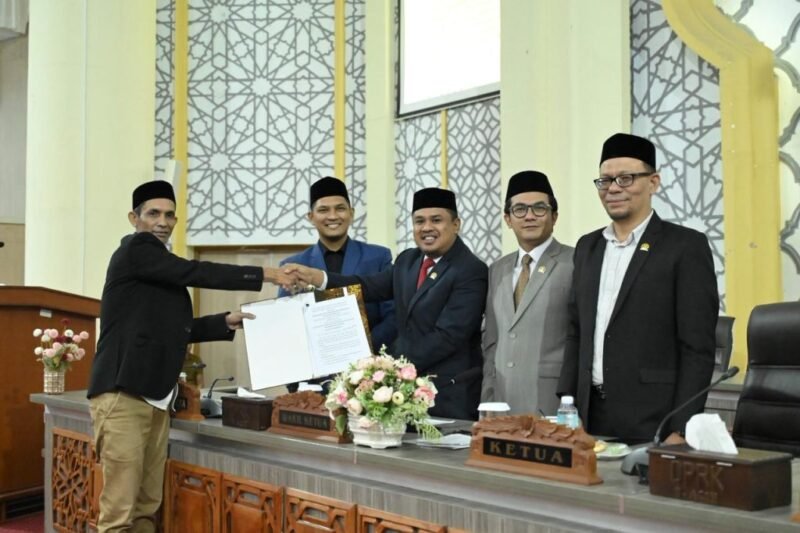 Sidang Paripurna DPRK Banda Aceh membahas usul dan pendapat Banggar terhadap RAPBK 2026, Selasa (25/11/2025). Foto: Dok. DPRK Banda Aceh