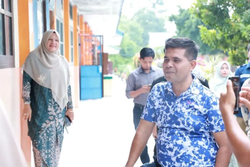 Plt. Kepala Dinas Pendidikan Aceh, Murthalamudin saat berkunjung ke beberapa sekolah di Aceh Tengah, Sabtu (8/11/2025). Foto: Dok. Istimewa