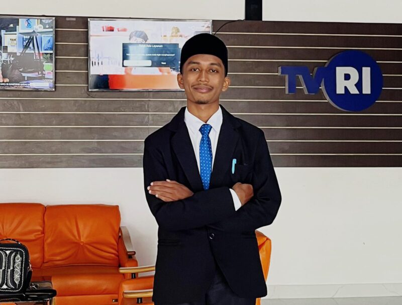 Tgk Muchtar Andhika, mahasiswa STIS Nahdlatul Ulama Aceh, menyerukan peningkatan kesejahteraan guru dayah pada momentum Hari Guru Nasional 2025, Selasa (25/11/2025). Foto: Dok. Istimewa