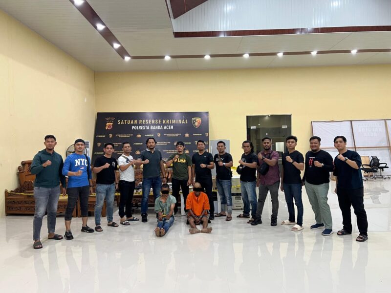 Pelaku pembongkaran rumah kosong yang terjadi di Gampong Tanjung, Kecamatan Ingin Jaya, Kabupaten Aceh Besar pada Kamis (30/10/2025). Foto: Dok. Istimewa