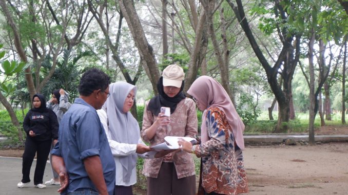 Tim DLHK3 Banda Aceh mendampingi tim penilai Adipura Tahap II meninjau kawasan permukiman dan fasilitas publik, 24–28 November 2025. Foto: Dok. DLHK3 Kota Banda Aceh