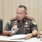  Kajati Sumsel, Dr. Ketut Sumedana, SH, MH saat Konferensi pers terkait dugaan korupsi dalam pemberian Kredit Usaha Rakyat (KUR) Mikro dan pengelolaan aset kas besar (khasanah), Senin (10/11/2025). (Foto : Noa.co.id/HO-Kejati Sumsel).