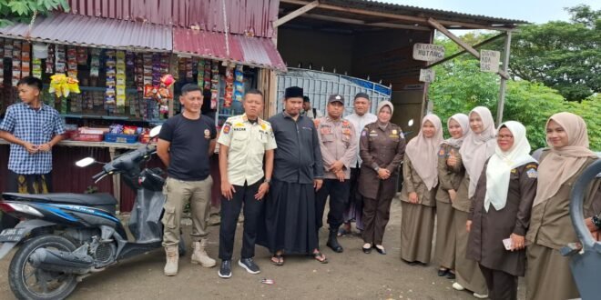 Tim gabungan dari Satpol PP/WH Kota Lhokseumawe, perangkat Gampong Pusong Lama, serta personel Polsek Banda Sakti melaksanakan kegiatan antisipasi balap liar di kawasan Waduk Pusong, Kecamatan Banda Sakti, pada Jumat siang (14/11/2025). Dok. Polres Lhokseumawe