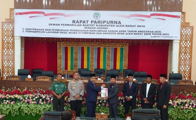 Penyerahan KUA-PPAS Pemkab Aceh Barat Daya. Foto. Dok. Teuku Nizar/NOA.co.id