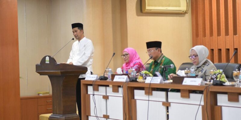Menteri PPPA, Arifah Fauzi, bersama jajaran Pemerintah Aceh dalam Rapat Koordinasi Program Ruang Bersama Indonesia di Kantor Gubernur Aceh, Banda Aceh, Jumat (7/11/2025). Foto: Dok. Biro Adpim Setda Aceh