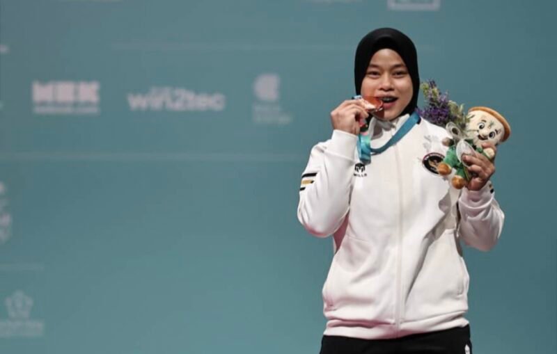 Nandita Aprilia, lifter muda asal Kota Langsa, berhasil meraih medali perunggu untuk Indonesia pada ajang Islamic Solidarity Sports Association di Riyadh, Arab Saudi. Foto: Dok. Istimewa