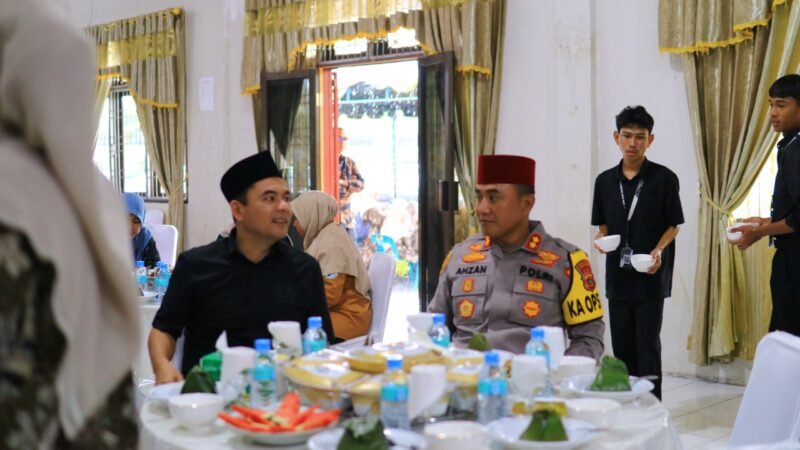 Kapolres Lhokseumawe AKBP Dr. Ahzan, S.H., S.I.K., MSM., M.H. menghadiri peringatan Maulid Nabi Muhammad SAW 1447 H yang diselenggarakan di SMKN 1 Lhokseumawe, Kamis (20/11/2025). Dok. Polres Lhokseumawe