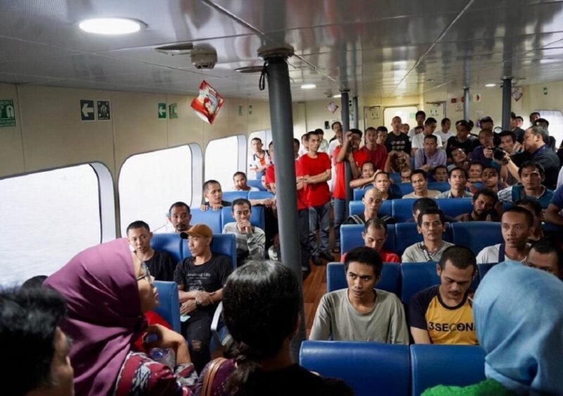 Kemenko Polkam Kawal Proses Deportasi 150 PMIB dari Malaysia, Kepulauan Riau, Kamis (13/11/2025). (Foto : NOA.co.id/HO-Kemenko Polkam RI).