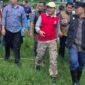 Wakil Gubernur Aceh, H. Fadhlullah bersama rombongan tiba di Takengon menggunakan helikopter untuk menyalurkan bantuan darurat ke wilayah terisolasi, Minggu (30/11/2025). Foto: Dok. Biro Adpim Setda Aceh 