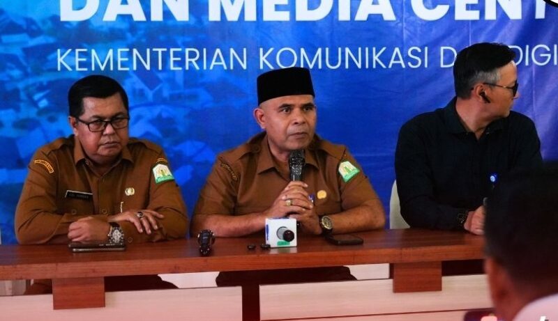 Juru Bicara Posko Komando Tanggap Darurat Bencana Hidrometeorologi Aceh, Murthalamuddin meminta seluruh bantuan bagi korban banjir dan longsor dilaporkan secara terpusat ke Posko Tanggap Darurat yang berlokasi di Kantor Gubernur Aceh, Kamis (4/12/2025). Foto: Dok. Istimewa