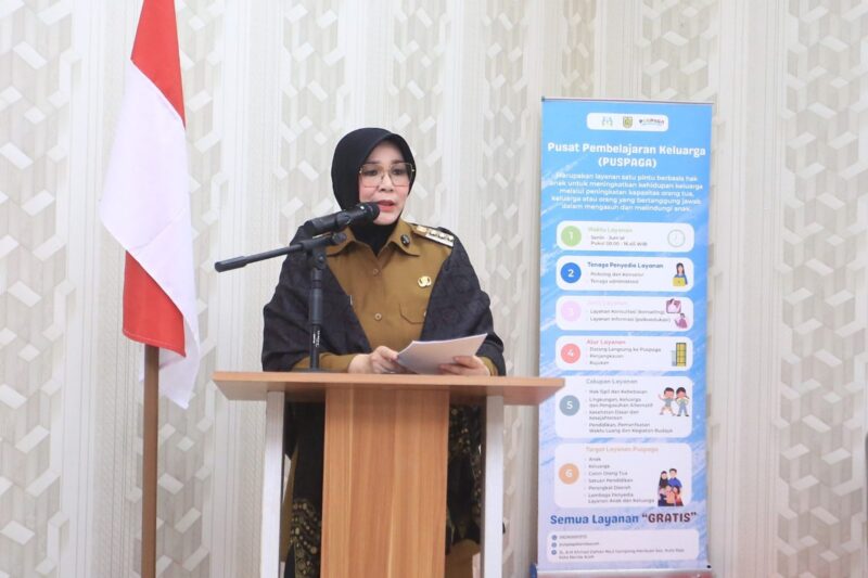 Wali Kota Banda Aceh Illiza Sa’aduddin Djamal membuka Rakor Pencegahan Kekerasan Terhadap Perempuan dan Anak di Hotel Seventeen Banda Aceh, Senin (8/12/2025). Foto: Dok. Prokopim Kota Banda Aceh