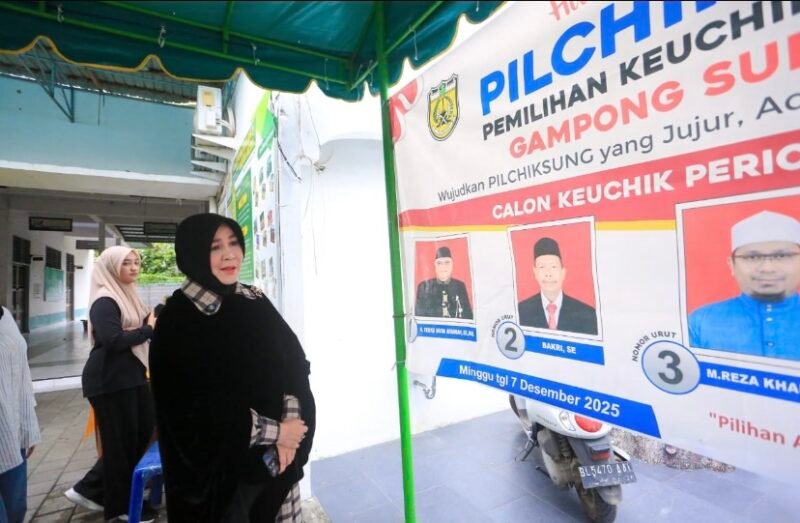 Wali Kota Banda Aceh Illiza Sa’aduddin Djamal meninjau kesiapan TPS di Blang Oi dan Sukaramai jelang Pilchiksung serentak 2025. Foto: Dok. Istimewa
