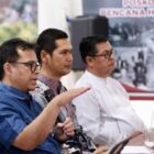 Wamenkomdigi RI Nezar Patria memberikan keterangan pers di Media Center Posko Tanggap Darurat Bencana Hidrometeorologi Aceh, Banda Aceh, Jumat (5/12/2025). Foto: Dok. Biro Adpim Setda Aceh 