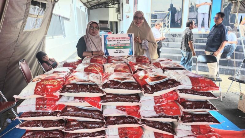 Suasana di Posko PWI Aceh Peduli Korban Banjir-Longsor 2025 di Kantor PWI Aceh, kawasan Simpang Lima, Banda Aceh. Foto: Dok. PWI Aceh
