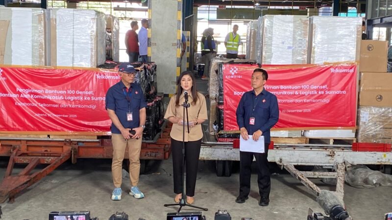 Direktur Jenderal Komunikasi Publik dan Media (Dirjen KPM) Kementerian Komunikasi dan Digital (Kemkomdigi), Fifi Aleyda Yahya mengatakan bantuan ini untuk memastikan warga terdampak tetap dapat berkomunikasi, memperoleh informasi, dan menjaga ketenangan di tengah situasi darurat. Foto: Dok. Audie Ichsan/Indonesia.go.id-KPM Kemkomdigi
