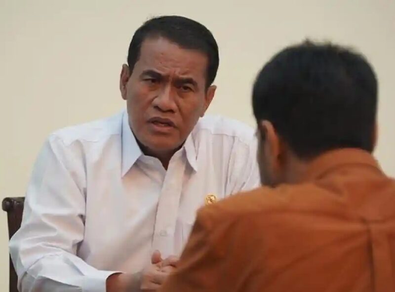 Gubernur Aceh, Muzakir Manaf saat melakukan pertemuan dengan Menteri Pertanian RI, Amran Sulaiman, di kediaman Menteri Pertanian di Kalibata, Pancoran, Jakarta Selatan, Senin (22/12/2025). (Foto : Ist).